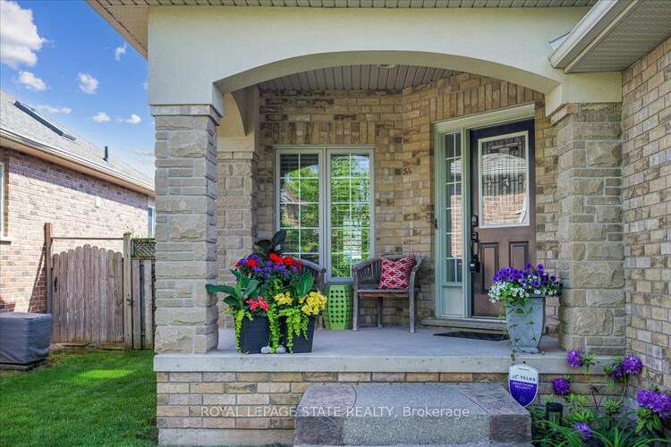 51 Napa Lane, Hamilton, ON, Winona