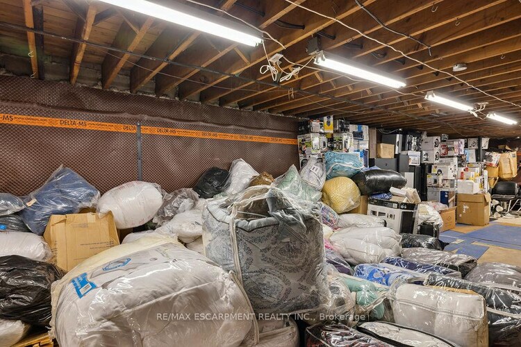 952 Upper Wellington Street, Hamilton, ON, Greeningdon