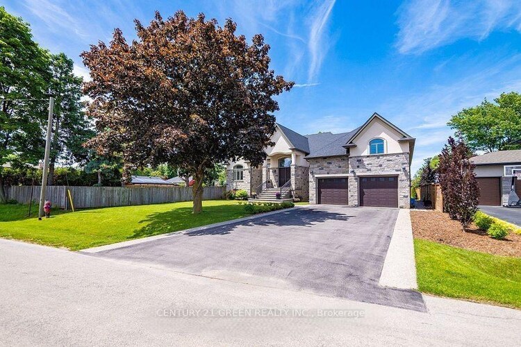 679 Hiawatha Boulevard, Hamilton, ON, Ancaster