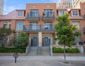 320 City Centre Drive, Peel, ON , MLS #W12873324 , Image - 1