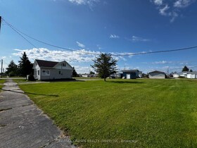 135 Queen Street, Cochrane, ON
