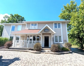 888 Innisfil Beach Road, Simcoe, ON , MLS #N13428610 , Image - 1
