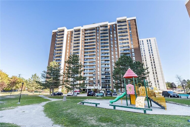 21 Knightsbridge Road, Brampton, ON, Queen Street Corridor