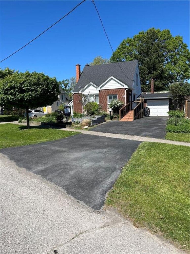 18 Flanders Avenue, St. Catharines, ON, 