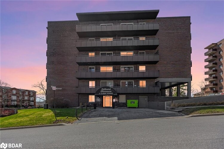 2 Albert Street, Barrie, ON, North Shore