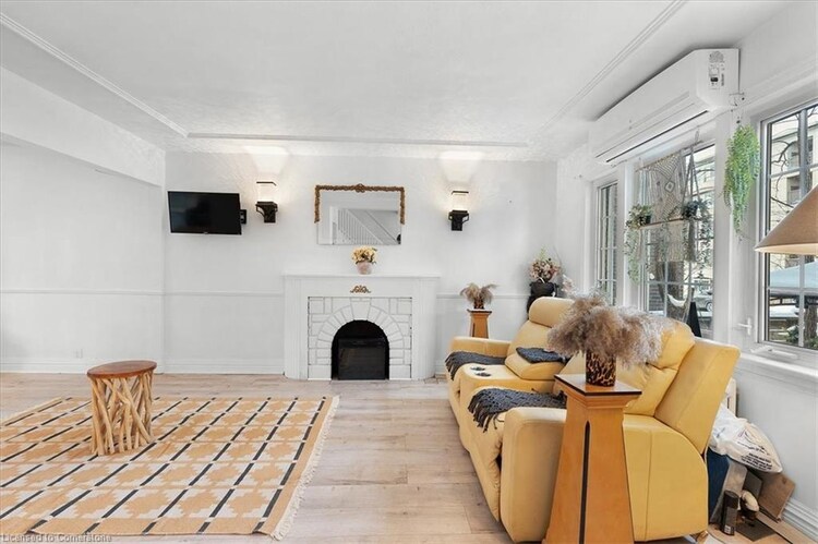 719 Kingston Road, E02, ON, The Beaches