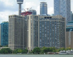 33 Harbour Square, Toronto, ON , MLS #40741281 , Image - 1