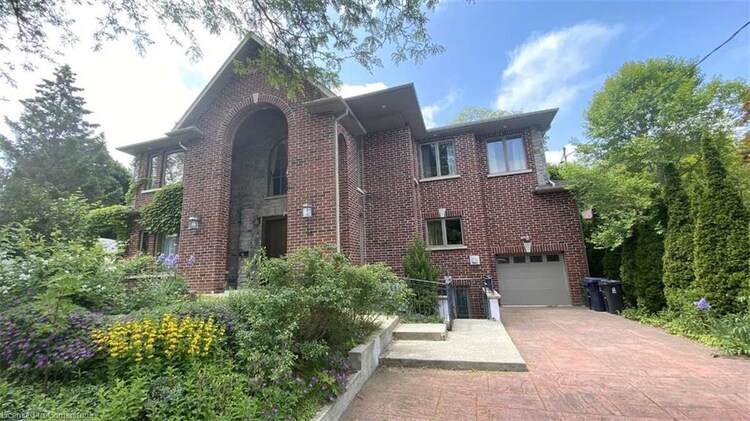 98 Burbank Drive, C15, ON, Bayview Village