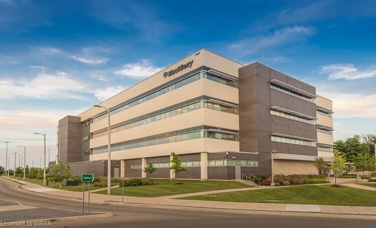 2220 University Avenue E, Waterloo, ON, 