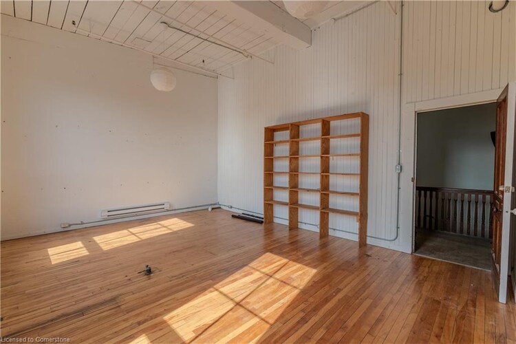 215 Queen Street W, Cambridge, ON, 