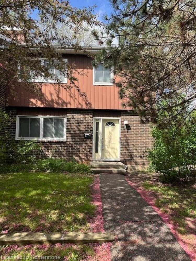 121 University Avenue E, Waterloo, ON, 