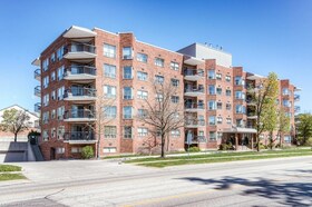 300 Keats Way, Waterloo, ON , MLS #40727948 , Image - 1