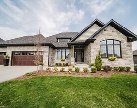 40 Sunset Hills Crescent, Waterloo, ON , MLS #40729495 , Image - 1
