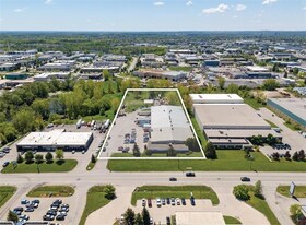 355 Pinebush Road, Waterloo, ON , MLS #40736335 , Image - 1