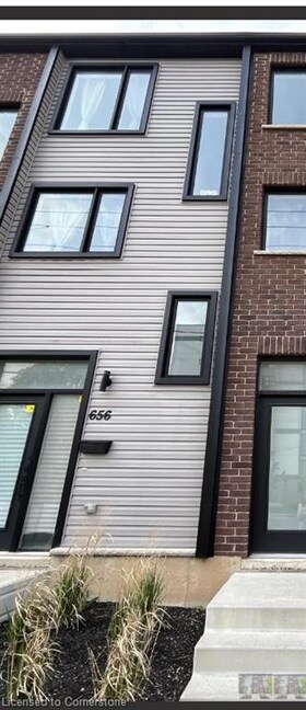 650 Victoria Street S, Waterloo, ON , MLS #40737591 , Image - 1