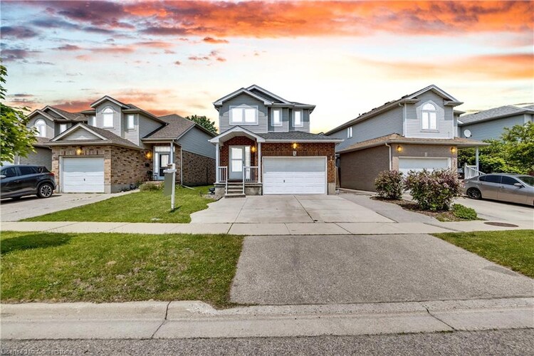 174 Wilderness Drive, Kitchener, ON, 