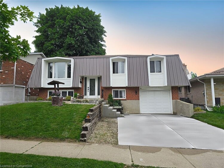 320 Country Hill Drive, Kitchener, ON, 