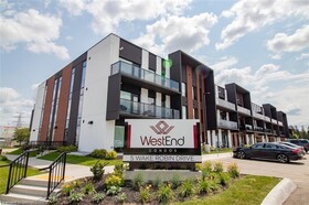 5 Wake Robin Drive, Waterloo, ON , MLS #40746172 , Image - 1