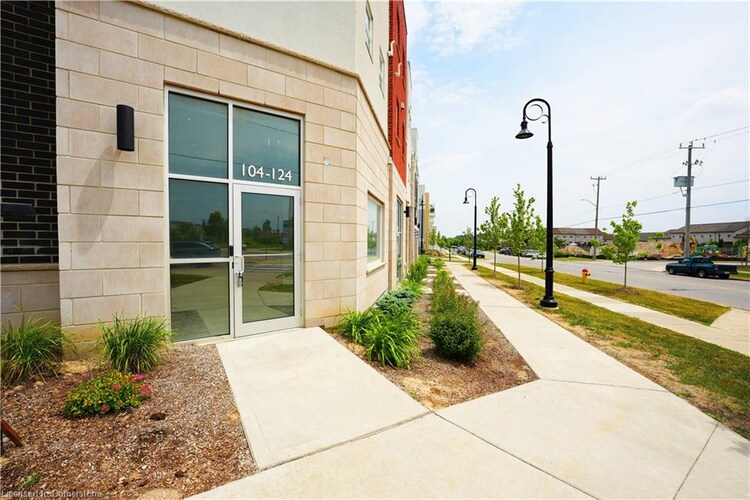 124 Seabrook Drive, Kitchener, ON, 