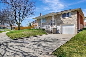 137 Wimbleton Crescent, Waterloo, ON , MLS #40749559 , Image - 1