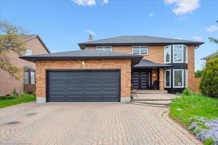 9 Kortright Road E, Guelph, ON, Village