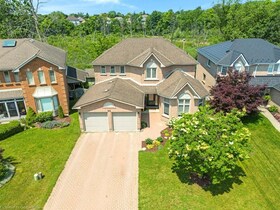 32 Kingfisher Crescent, Waterloo, ON , MLS #40745057 , Image - 1