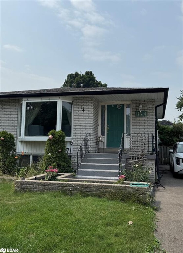 824 Inverhouse Drive, Mississauga, ON, Clarkson