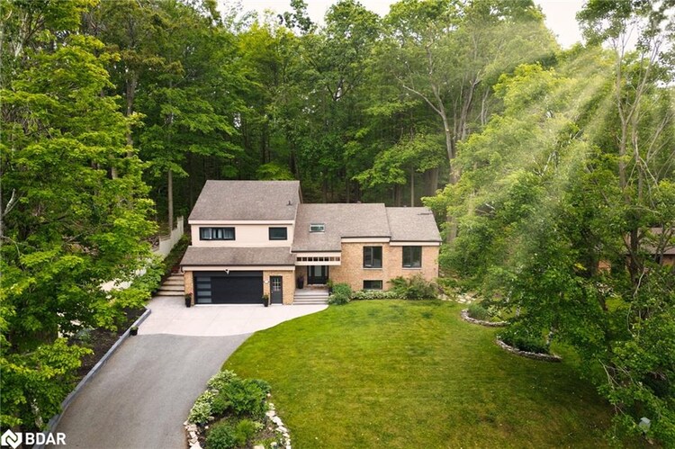 8 Frid Boulevard, Springwater, ON, Midhurst