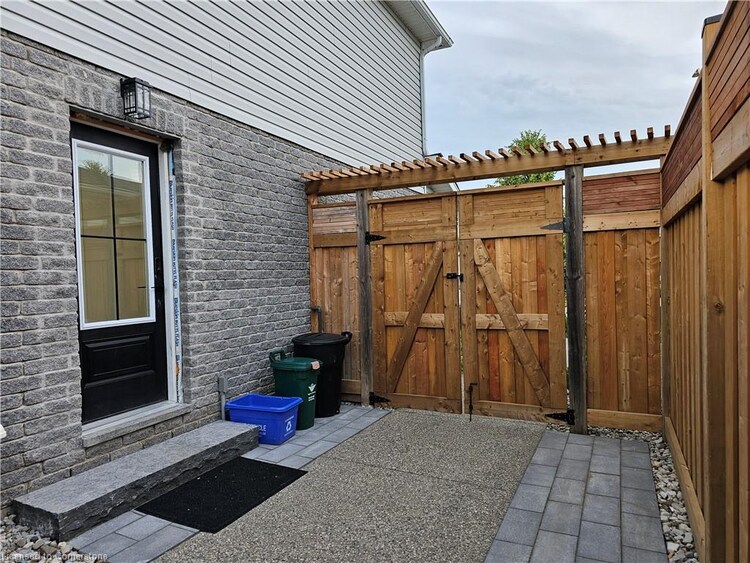 27 Mosser Drive, Cambridge, ON, 