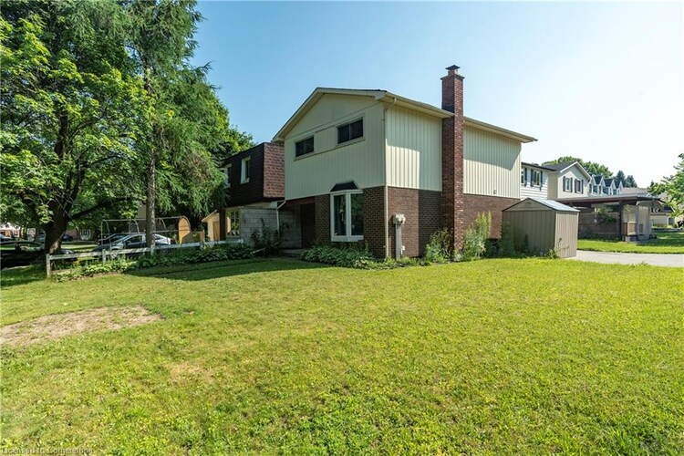 4 Tamarack Court, Cambridge, ON, 