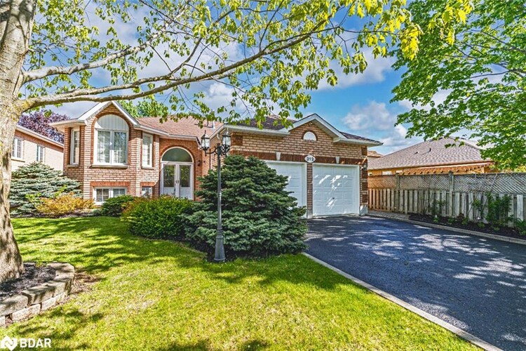 312 Harvie Road, Barrie, ON, Holly