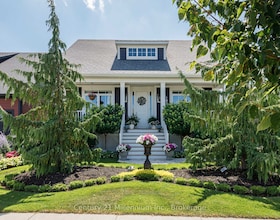 103 White Oak Crescent, Grey County, ON , MLS #X13653712 , Image - 1