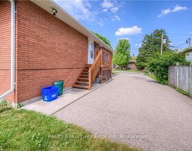62 Scenic Drive, Waterloo, ON , MLS #X13443898 , Image - 1