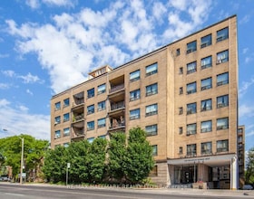 660 Eglinton Avenue W, Toronto, ON
