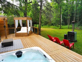 525 Waltonian Drive, Parry Sound, ON , MLS #X13171442 , Image - 1