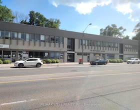 3269 Bloor Street W, Toronto, ON
