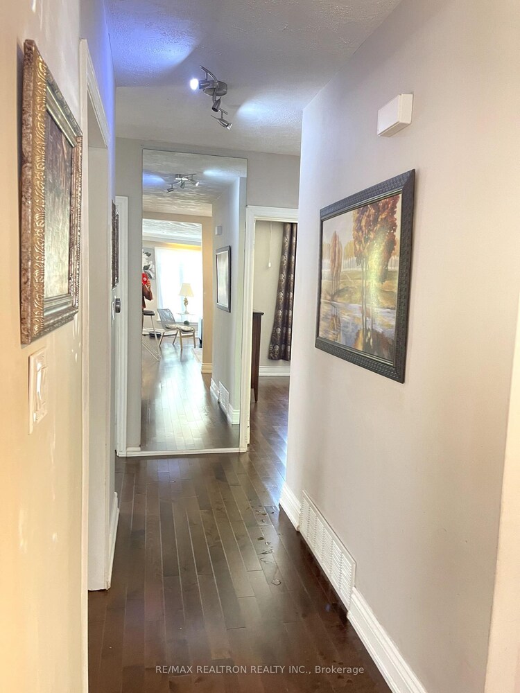 926 Willowdale Avenue, Toronto, ON, Newtonbrook East