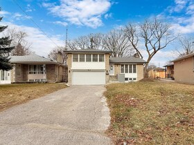 6 Deering Crescent, Toronto, ON , MLS #C13432226 , Image - 1
