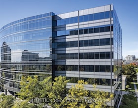 125 Commerce Valley Drive W, York, ON