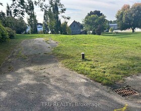 9 Wellington Street W, Leeds and Grenvi, ON , MLS #X12902312 , Image - 1
