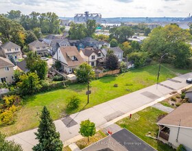 11 KNAPMANS Drive, Hamilton, ON , MLS #X13127766 , Image - 1