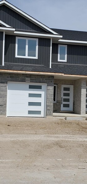 200 Hooper Street, Perth, ON