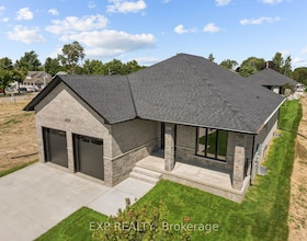 421 Ontario Street, Lambton, ON , MLS #X12984172 , Image - 1