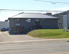 1533 Dundas Street E, Durham, ON