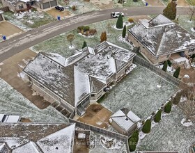 405 2nd Street S, Grey County, ON , MLS #X13208508 , Image - 1