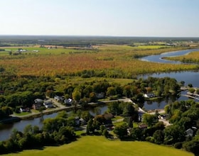- Apple Street S, Lanark, ON