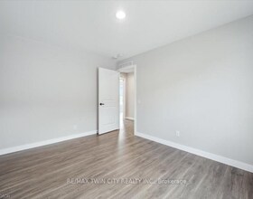 1085 Concession 10 Road W, Hamilton, ON , MLS #X13480836 , Image - 1