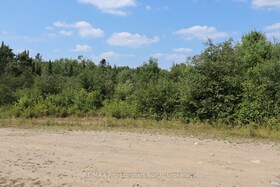 1070 Piper Glen Road, Haliburton, ON , MLS #X12702698 , Image - 1