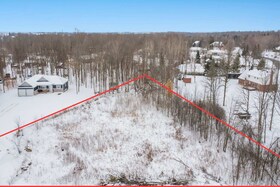 11730 Tudor Gate Place, Stormont, Dund, ON , MLS #X12703936 , Image - 1