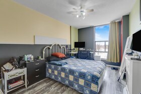 21 Knightsbridge Road, Peel, ON , MLS #W13638312 , Image - 1